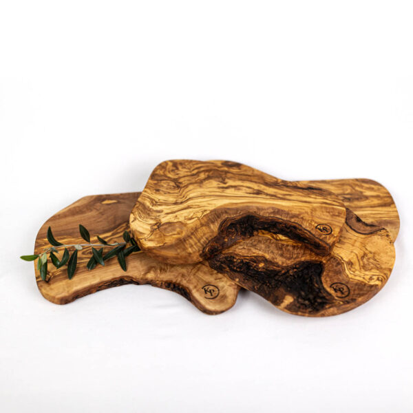 Planche à découper rustique en bois d'olivier